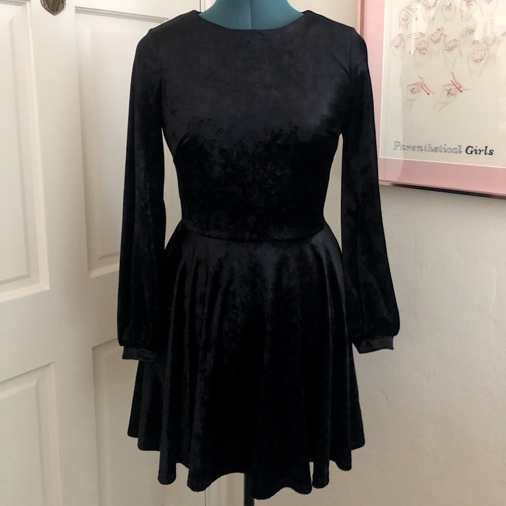 bebe 90’s crushed velvet skater dress XS